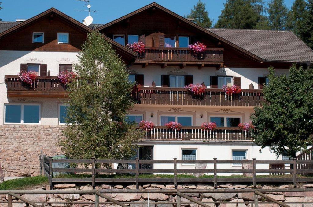 Reiterhof Edelweiss Hotel San Genesio Atesino Bagian luar foto